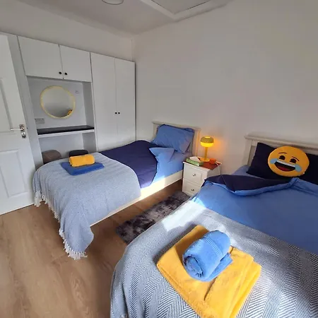 The Yellow Door Apartman